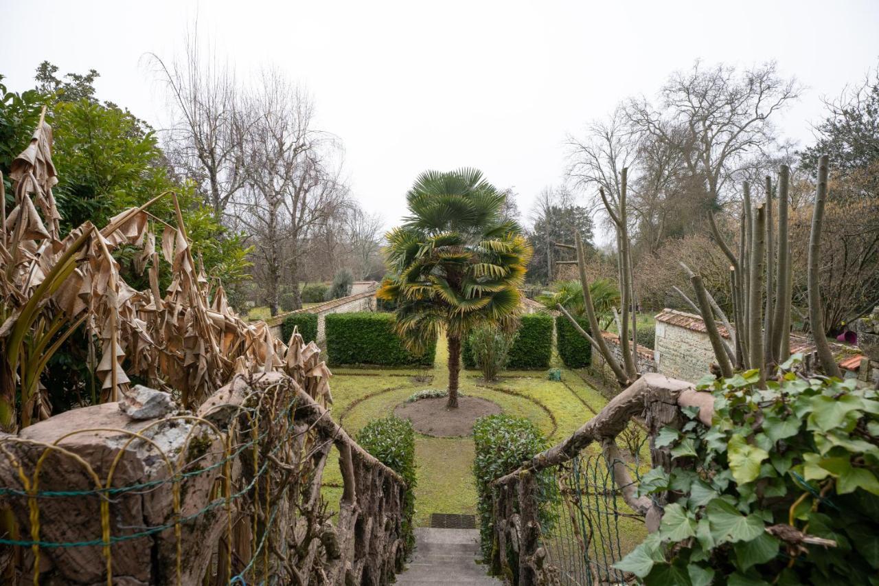 Ferienwohnung Les Jardins De La Seugne Jonzac Exterior foto